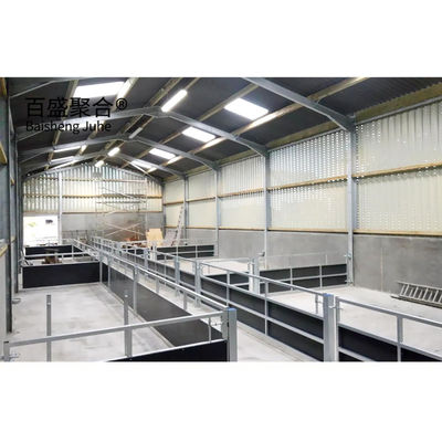 อาคารปลูกสัตว์ Prefab ประเภทเหล็ก สําหรับตึกเลี้ยงแพะ/แกะ/วัว/วัว และการเลี้ยงหมู
