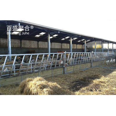 Hot Dip Galvanized / Paint Spraying Steel Structure House สําหรับการเลี้ยงนกและประสิทธิภาพ