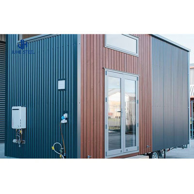 4 ห้องนอน บ้าน Prefab โครงสร้างเหล็ก บ้านคอนเทนเนอร์หรูหราที่มีสีที่กําหนดเอง