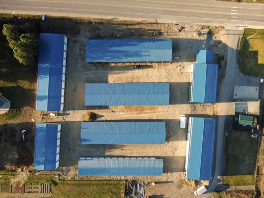 บ้าน Prefab ที่กําหนดเอง โครงสร้างสแตนเลส โกดังที่มี C.Z รูปทรงสแตนเลส ช่อง Purlin