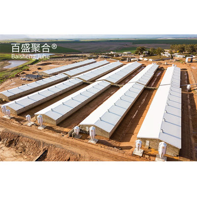 ASTM Standard Customized Commercial Pig House ด้วยประตูม้วนและโครงสร้างเหล็ก Prefab