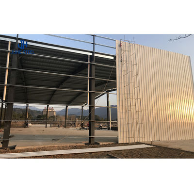 โครงสร้างสแตนเลสเบา โรงงานโกดัง Prefab โรงงานโรงจอดรถ การออกแบบการก่อสร้าง