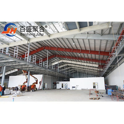 สถานที่กีฬาสูง โดยใช้โครงสร้างเหล็กแบบ Prefabricated Fabrication