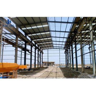 Q235B หน้าต่างสแตนเลสอะลูมิเนียม โครงสร้างเหล็กที่ใช้ได้ อาคาร โครงสร้างกรีดระยะยาว