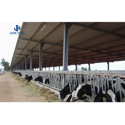 คาร์บอนต่ํา Q235/Q345 โลหะโรงม้า Prefab โลหะโรงม้า