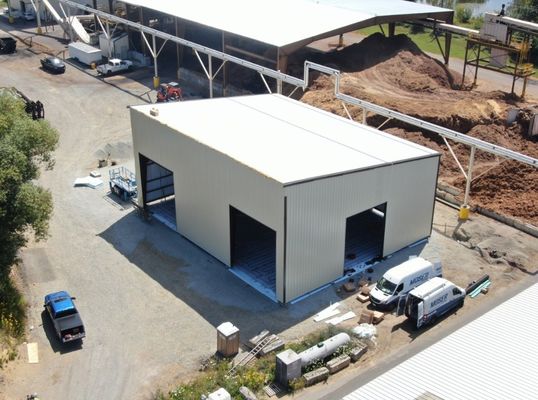 โลหะ studs สําหรับความแข็งแรง อายุความเหนื่อยล้ายาว โครงสร้างเหล็ก Prefabricated โกดัง